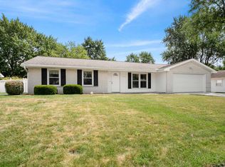 2428 Forest Valley Dr, Fort Wayne, IN 46815