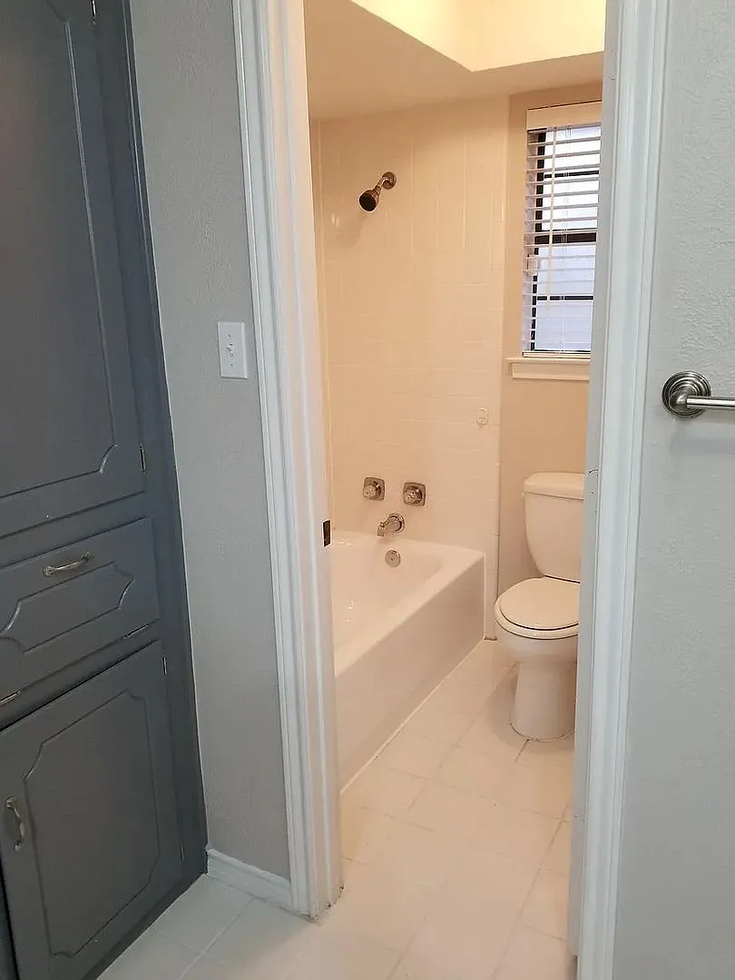 Room in 2 Bedroom Home in Richardson — Photo 3