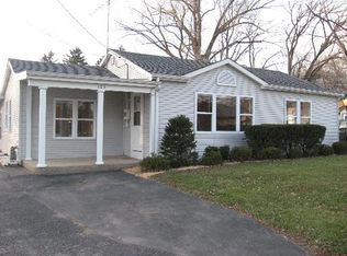 124 Bay Rd, Fox Lake, IL 60020