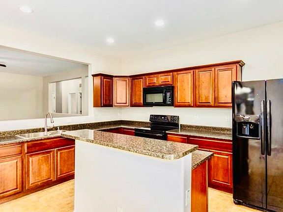 5th image of 40227 W Green Ct