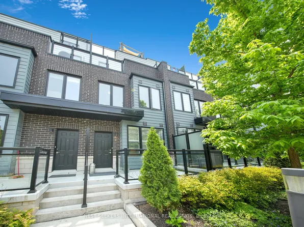 1155 Stroud Ln #2, Mississauga, ON L5J 0B3