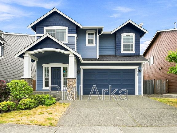 2nd image of 633 Ilwaco Pl NE