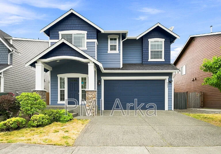 633 Ilwaco Pl NE — Photo 2