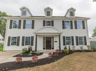 32 Rustleaf Ln, Levittown, PA 19055