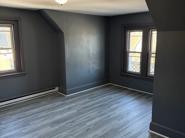1110 Broadway Ave — Photo 9