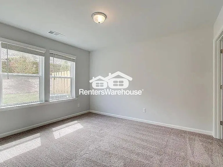 3203 Bateman Dr — Photo 12