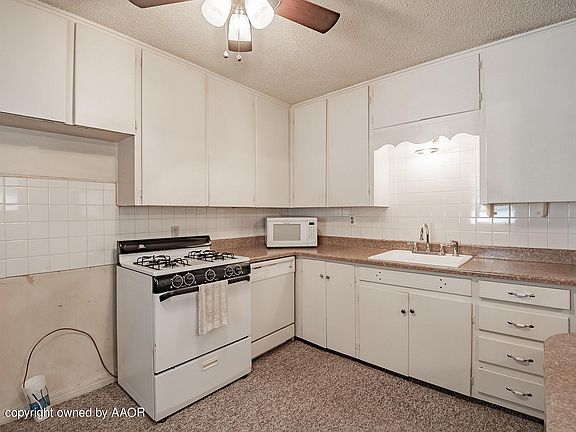 4th image of 211 Oak Ave