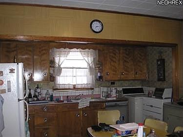 2nd image of 722 Vienna Ave