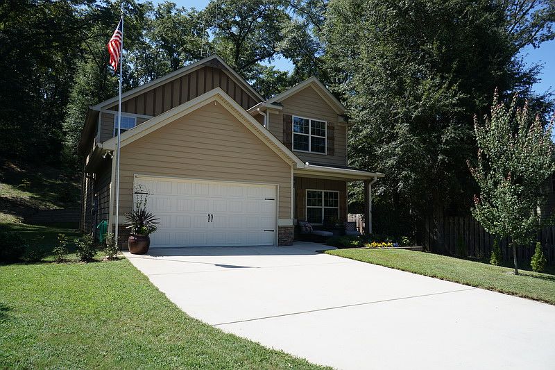1st image of 102 Polawenna Ct