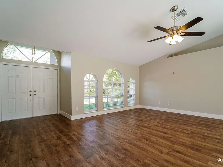 1743 Hazelton Ave — Photo 6