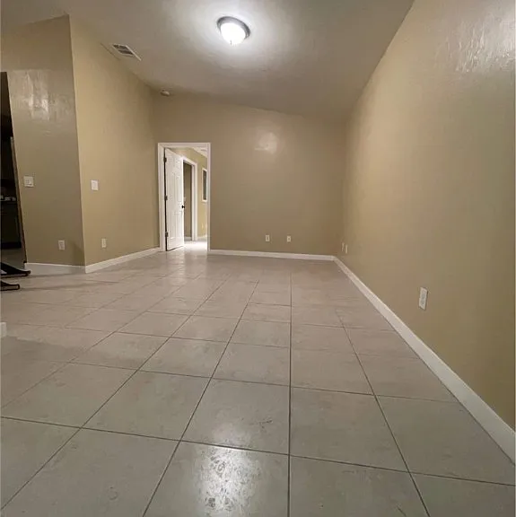 621 Joel Blvd #102 — Photo 7