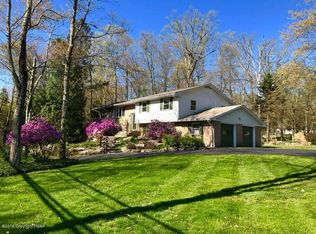 8510 Ridge Rd, Cresco, PA 18326