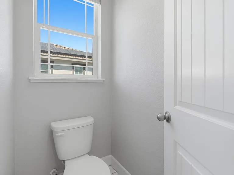 453 Diamond Peak Ln — Photo 5
