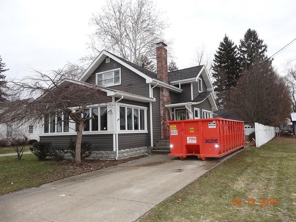 2nd image of 15 5th Ave