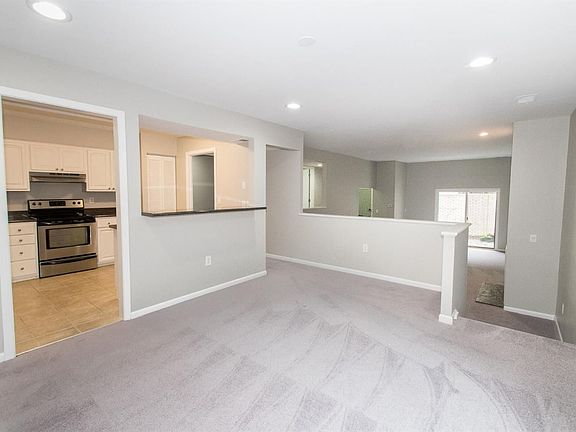 5th image of 2368 Dana Ave
