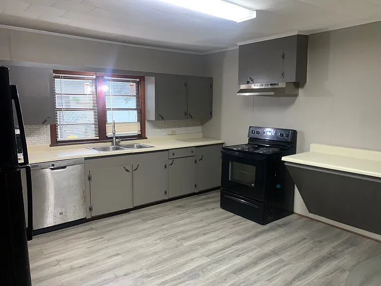 Kitchen, Image 1