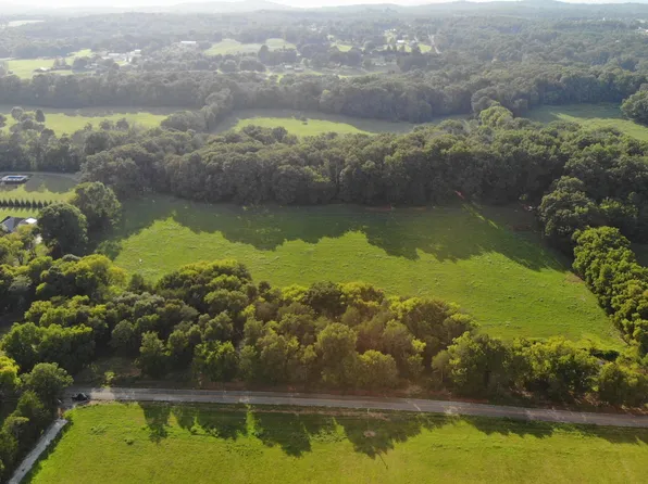 10025 Snow Hill Rd, Ooltewah, TN 37363