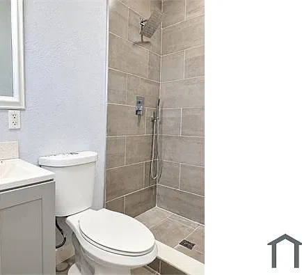 3 bed, 1000 sqft, $3,200 — Photo 3