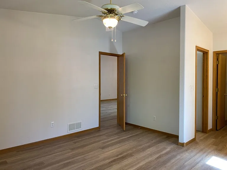 2325 Northbrook Dr — Photo 28