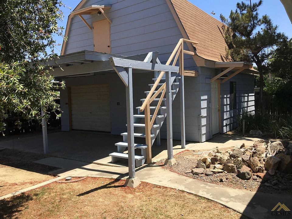 2nd image of 10100 Laurie Ave