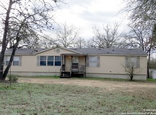 129 Oak Hill Rd, La vernia, TX 78121