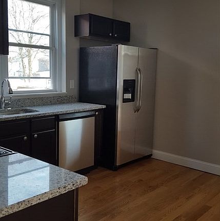 2nd image of 50-52 Bowdoin St #1