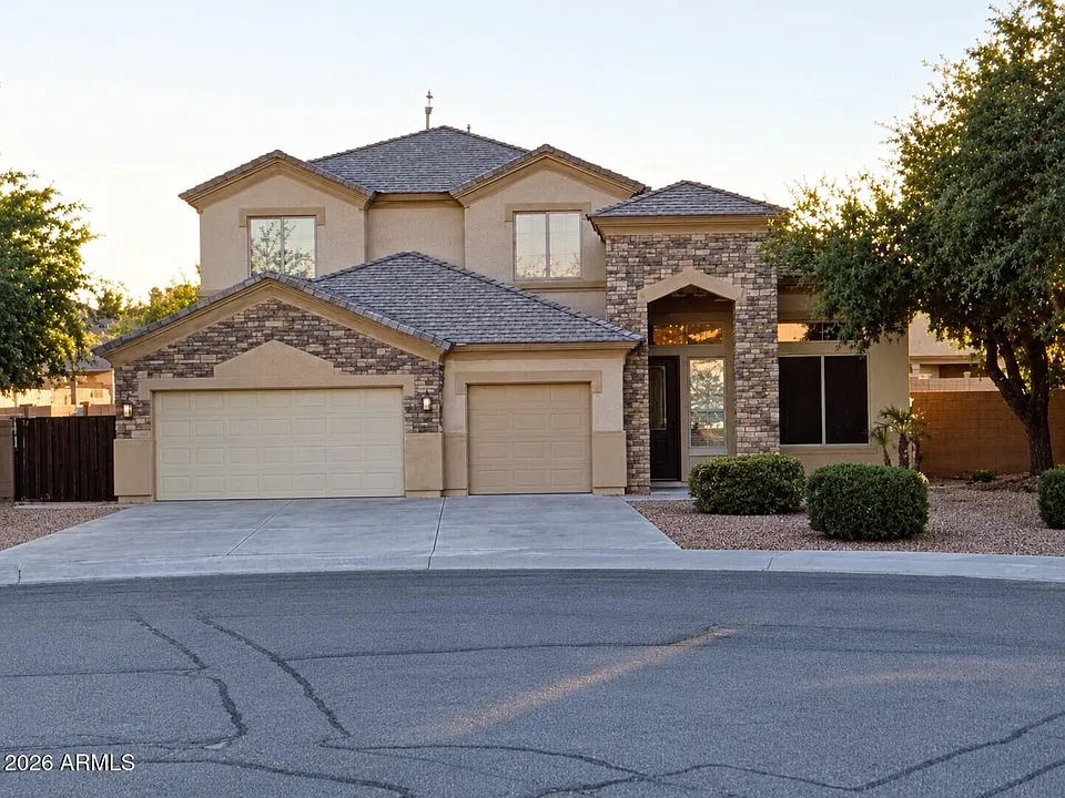 1933 E Winchester Pl