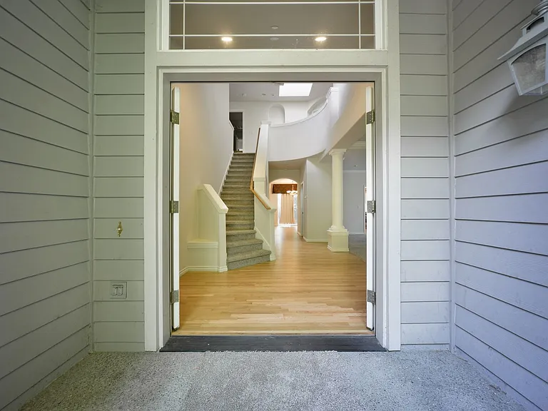 8428 NE 147th Pl — Photo 3