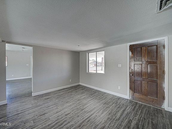 3rd image of 3040 E Dahlia Dr