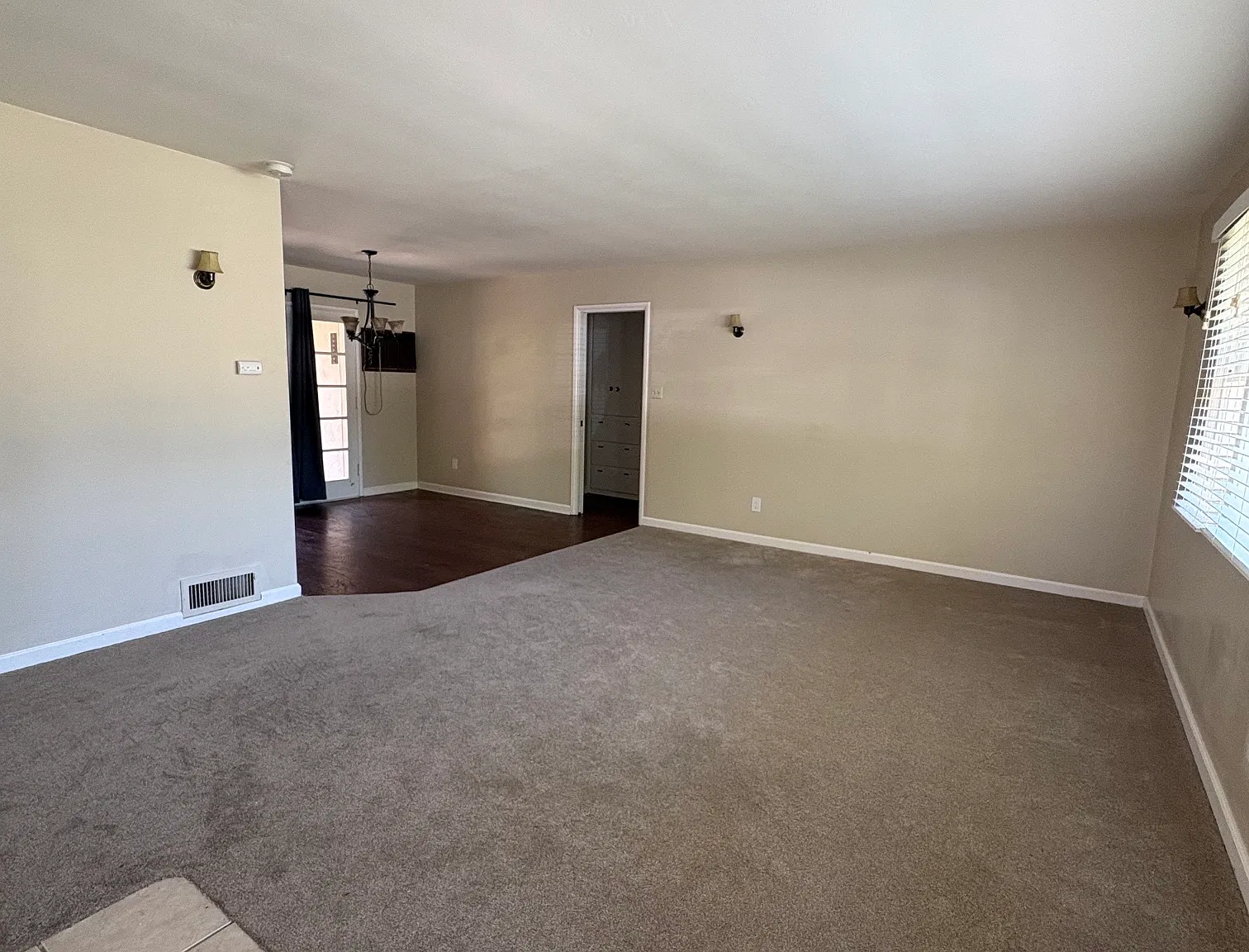2 bed, 1350 sqft, $2,450 — Photo 3