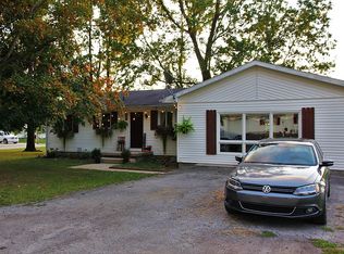 275 S Hayse St, Bonnie, IL 62816