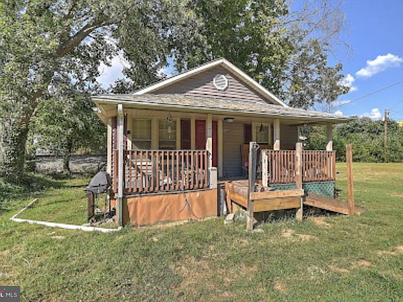 3rd image of 207 Magnolia Ave