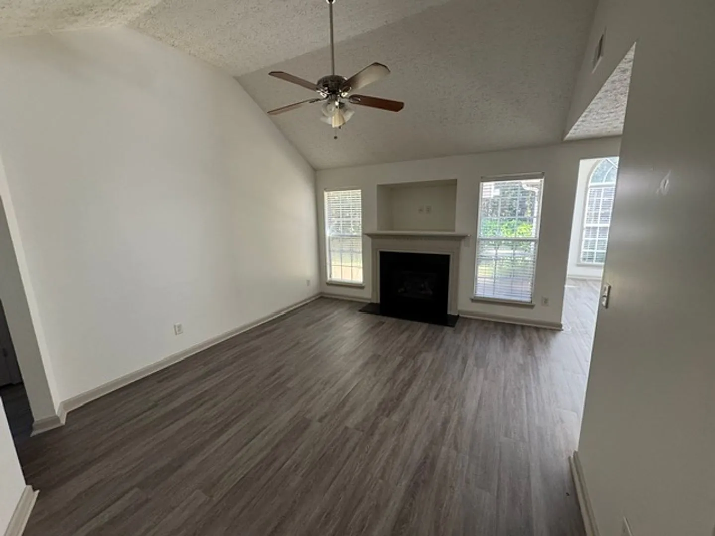 409 Lexington Park Drive — Photo 2