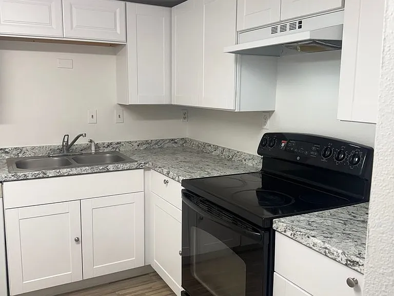 861 Sky Lake Cir #C — Photo 13
