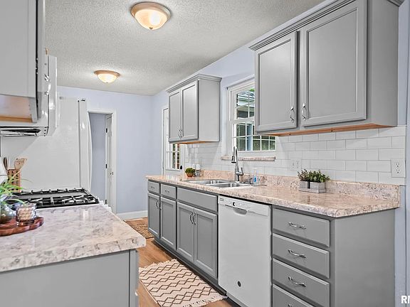 2nd image of 4 Guinevere Dr