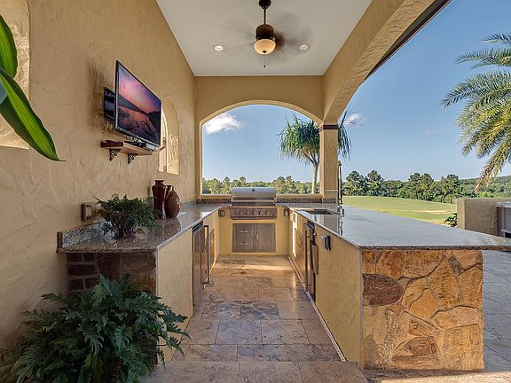 5th image of 16230 Vetta Dr