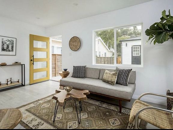 4th image of 4050 Collis Ave