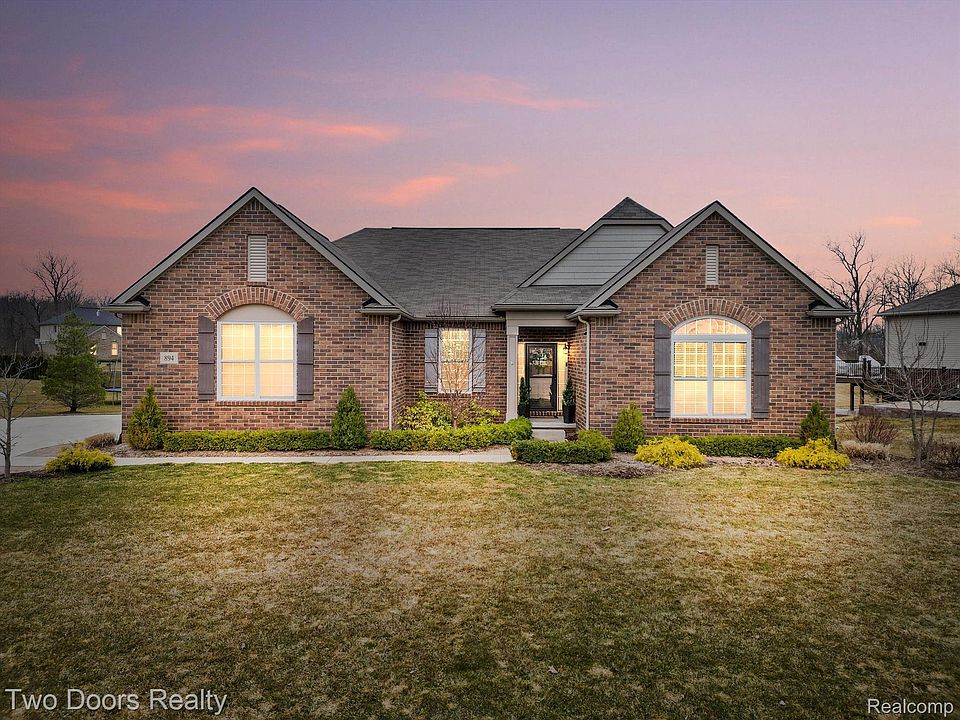 1st image of 894 Brentwood Ct