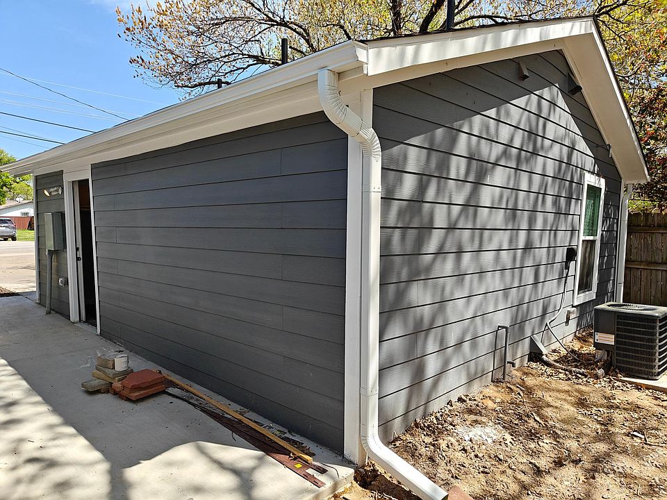 1st image of 207 W College Ave