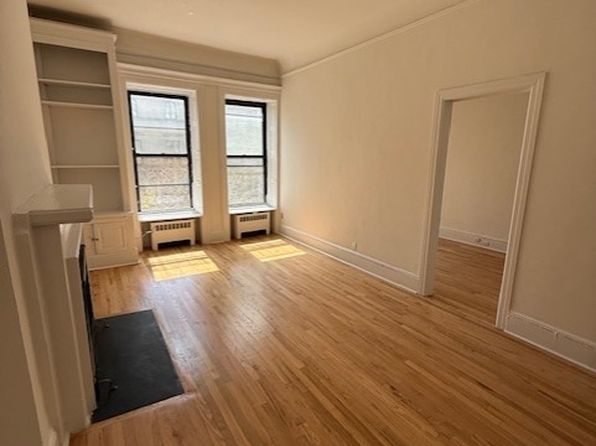 7 E 93rd St #4A