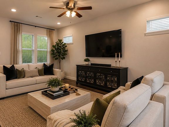 5th image of 648 Aspen Valley Ln