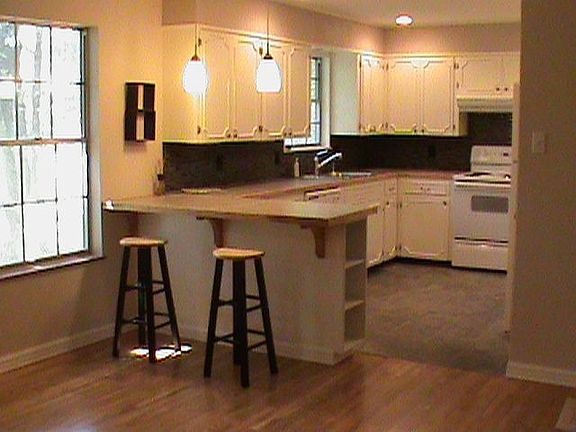 open floor to kitchen