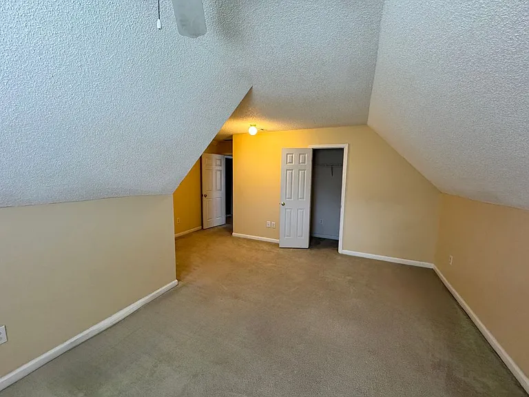 2025 Baramore Oaks Dr — Photo 27