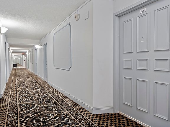 4th image of 4020 Galt Ocean Drive #1009