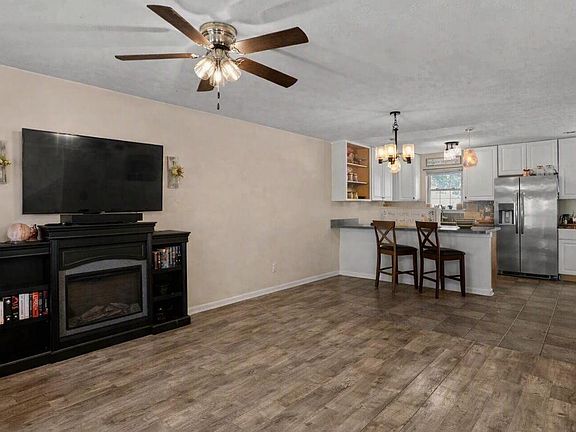 5th image of 129 Alger Ln