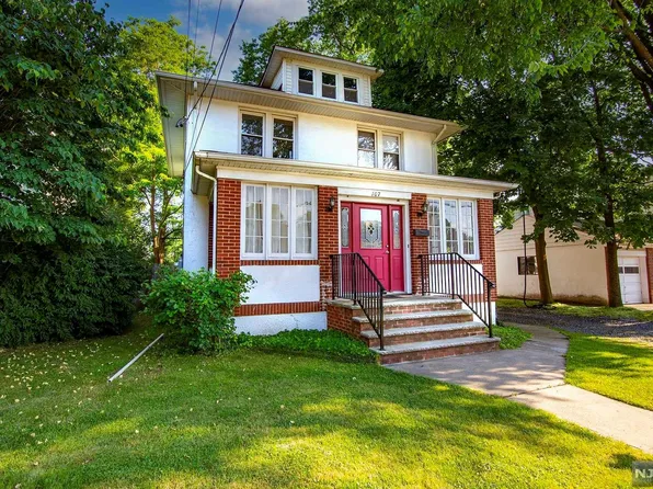 107 E Madison Ave, Dumont, NJ 07628