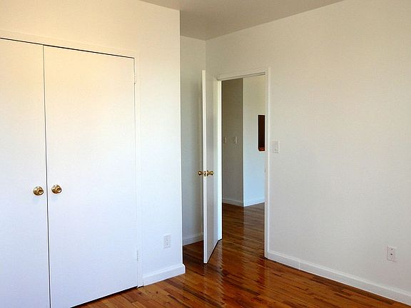 4th image of 1664 Park Ave APT 4b