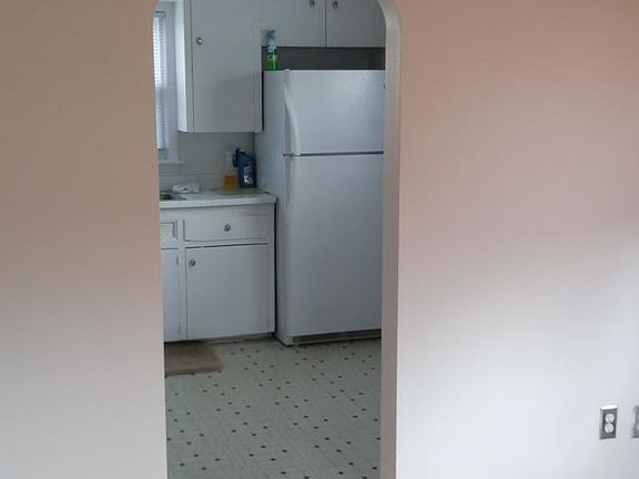 5th image of 17412 Horger Ave