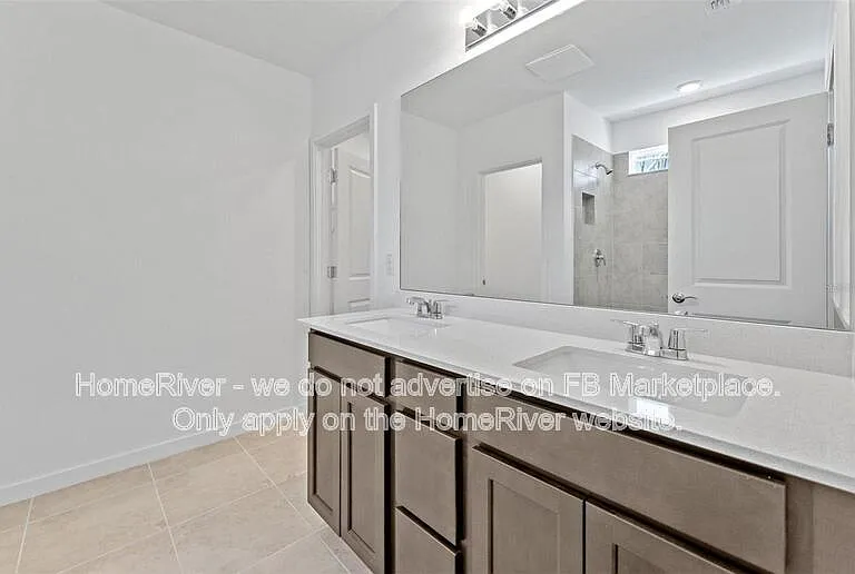 10826 Sapphire Breeze Cv — Photo 12