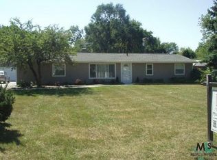85 Blanche Dr, Troy, MI 48098